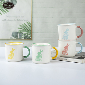 Vente en gros de tasses à café en céramique personnalisées avec couvercle et manchon, motif lapin mignon, pour la fête de l'Œsther, idéales pour le café, le lait et le thé - Product Image 5
