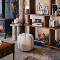Nouveau design de salon moderne, pouf rond en tissu velours en forme de citrouille, tabouret ottoman en bouclette