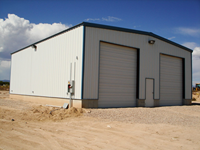 Garage Conteneur Isolé Préfabriqué en Métal avec Volets de Ventilation pour Stockage de Voitures dans les Jardins et sur les Chantiers