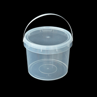 Vente en gros Bon marché Récipient en plastique de qualité alimentaire 22oz/24oz/32oz/34oz/50.07oz/64oz/80oz avec poignée et couvercle en plastique
