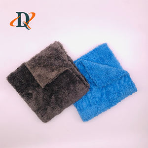 Nettoyant anti-puces corail haute performance qui élimine les taches tenaces tout en protégeant les surfaces délicates des voitures. - Product Image 3