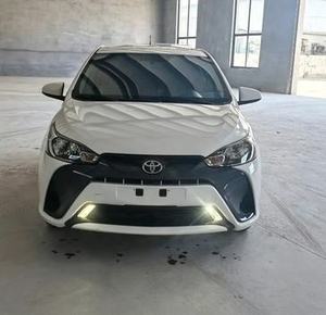 Toyota Yaris L Hatchback 2022 Blanco, Volante a la Izquierda, 5 Asientos, Luces LED - Product Image 3