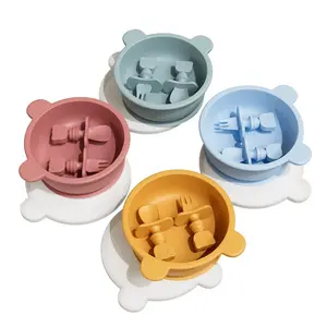 Atacado Food Grade Silicon Baby Feeding Set Dinnerware Bear Sucção Crianças Baby Silicone Bowl Spoon Fork Set Com Tampa