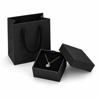 Boîte à bijoux en velours personnalisée, boîte à collier noire en kraft, emballage à l'épreuve des enfants avec poignée