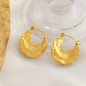 Gold Leaf <b>Cuff</b> <b>Earrings</b> With Pleated Design For Fashion Wear - Product Image 3