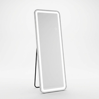 Miroir sur pied rectangulaire intelligent à LED avec cadre en aluminium doré de luxe, coins arrondis, rétroéclairé, anti-buée, tactile et à intensité variable pour hôtel