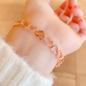 สร้อยข้อมือรูปหัวใจ ทอง เงิน โรสโกลด์ ประดับเพชรซิร์คอน เครื่องประดับผู้หญิง ของขวัญ กำไลข้อมือสวยหรู - Product Image 2