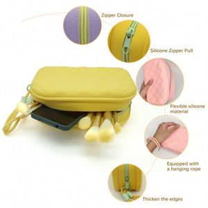 Sac de rangement pour maquillage en silicone, résistant à l'eau, durable, grande capacité, avec fermeture éclair et poignée souple, écologique et tendance - Product Image 5