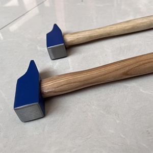 <span class=keywords><strong>Marteau</strong></span> <span class=keywords><strong>menuisier</strong></span> de type français avec manche en <span class=keywords><strong>bois</strong></span> forgeage machiniste <span class=keywords><strong>MARTEAU</strong></span> - Product Image 2