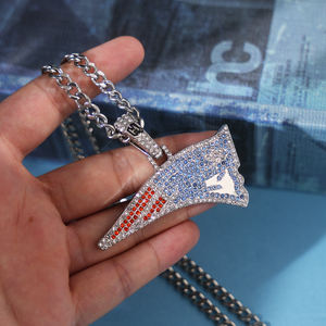 ニューイングランドペイトリオッツ公式NFLペンダントブルーラインストーンアイスアウトチャームネックレス - Product Image 2