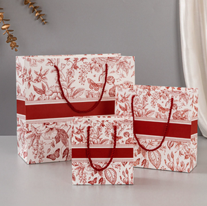 Bolsa de papel personalizable con logotipo, estilo vintage Chinoiserie, con diseño de flores azules, bolsa de regalo festiva, bolso de mano con estampado floral, con lazo y cinta. - Product Image 2