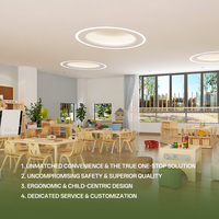 Ensemble table et chaises carrées en bois écologiques modernes Hikeylove pour 4 personnes, idéal pour les enfants de maternelle et de jardin d'enfants