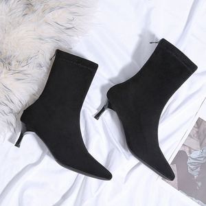 Chaussures à talons hauts tendance pour femmes, talons fins, bout pointu, style rétro d'hiver, bottines - Product Image 2