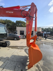 Excavadora de cadenas Hitachi ZX70 usada en buen estado, miniexcavadora Hitachi ZX70 en venta - Product Image 2