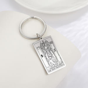Vente en gros <span class=keywords><strong>de</strong></span> cartes <span class=keywords><strong>de</strong></span> tarot porte-clés arcanes majeurs collier esthétique amulette porte-bonheur bijoux en acier inoxydable cadeau pour hommes - Product Image 6