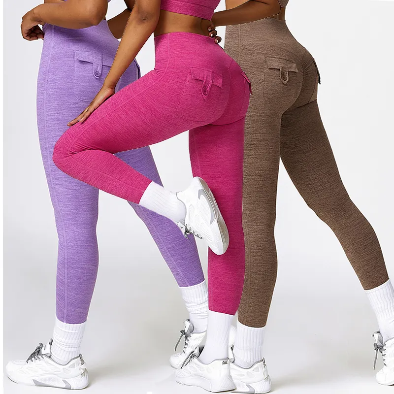 Venta al por mayor de mallas de yoga para correr de secado rápido catiónicos pantalones con doble bolsillo de carga trasero mallas de Yoga de cintura alta de entrenamiento de las mujeres