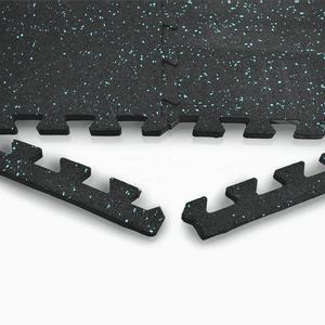 Tapis en <span class=keywords><strong>caoutchouc</strong></span> <span class=keywords><strong>de</strong></span> gymnastique <span class=keywords><strong>de</strong></span> 30mm d'épaisseur Tapis en <span class=keywords><strong>caoutchouc</strong></span> pour <span class=keywords><strong>salle</strong></span> <span class=keywords><strong>de</strong></span> <span class=keywords><strong>sport</strong></span> <span class=keywords><strong>de</strong></span> 70 pieds Tapis en <span class=keywords><strong>caoutchouc</strong></span> pour <span class=keywords><strong>salle</strong></span> <span class=keywords><strong>de</strong></span> <span class=keywords><strong>sport</strong></span> <span class=keywords><strong>de</strong></span> 100 mètres carrés - Product Image 6