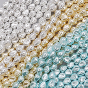 Perle di Vetro Bianche di Alta Qualità 8x10mm, Forma a Goccia Barocca per Gioielli Artigianali Moderni e Artistici - Product Image 4