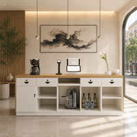 Comptoir de réception moderne en bois naturel avec plateau, corps blanc à lattes verticales, logo circulaire rétroéclairé pour magasin de détail, OEM ODM personnalisé