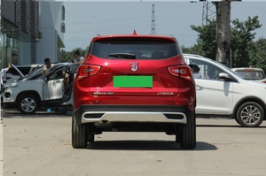 Baojun 510 SUV edisi mewah 1,5l Manual bensin bensin mobil bekas R20 ukuran ban dalam mobil bekas Tiongkok