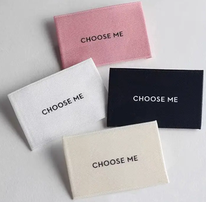 Özel Saten Yıkanabilir Dokuma Giyim Etiketleri, Özel Logo Marka İsim Etiketleri ve Baskılı Tasarımlar - Product Image 1