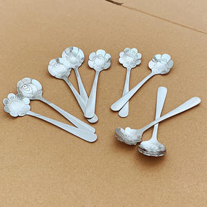 Ensemble de petites cuillères en acier inoxydable de style fleur créatif et mignon, cuillère à dessert, cuillère à gâteau, cuillère à café pour <span class=keywords><strong>restaurant</strong></span>, hôtel, maison - Product Image 4