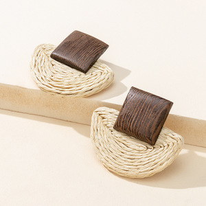 2025 élégant ethnique bohème à la main canne herbe carré demi-cercle tressé rotin tressé boucles d'oreilles pour les femmes cadeau à la mode - Product Image 1
