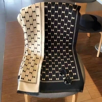 Dernière conception d'excellente qualité noir et blanc couleur assortie écharpe femmes en gros Pashmina châles
