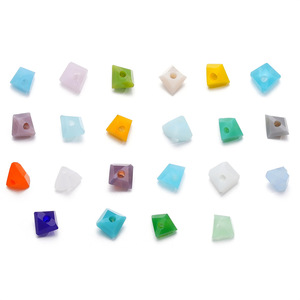 Cuentas de cristal triangulares de colores de 6 mm para hacer pulseras, accesorios de joyería DIY, cuentas de vidrio con agujero, venta al por mayor de fábrica - Product Image 5
