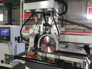 Machine à découper le bois avec lames verticales et horizontales, routeur de découpe pour la fabrication d'armoires, intelligent CN, 15 ans d'expérience du fabricant - Product Image 5