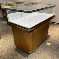 Nouveau style de kiosque de montre de bijoux OEM en or vitrine de meubles design personnalisé éclairage LED en verre trempé écologique