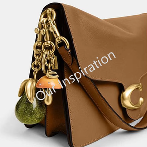 Hợp Thời Trang Cổ Điển Lấp Lánh Mạ Vàng Không Thấm Nước Làm Mờ Men Miễn Phí Nấm Trái Cây Donut Keychain Mặt Dây Chuyền Men Túi Quyến Rũ - Product Image 1