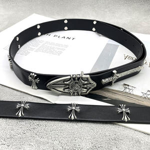 Ceinture fine en cuir PU <span class=keywords><strong>noir</strong></span> style punk hip-hop vintage pour femmes, avec rivets croix et épée, idéale pour les pantalons des jeunes hommes. - Product Image 3