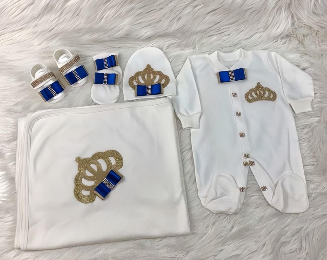 Couronne dorée à nœud carré