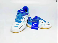Raquette de badminton de qualité professionnelle carbone de haute qualité avec des options de dureté PU à pleine adhérence 22-24L BS contrôle de balle de tension