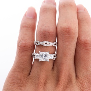 แหวนแต่งงานทองคำขาว 10k ประดับโมอิสซาไนต์ ขนาดใหญ่ 8 มม. ทรงเจ้าหญิง แหวนหมั้นเพชร ดีไซน์ทันสมัย เครื่องประดับแฟชั่น - Product Image 5