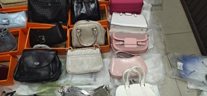 Sacs en gros 2026 : Nouveaux arrivages, stock ancien, sacs à main pour femme, sacs à bandoulière d'occasion, assortiment aléatoire - Product Image 3