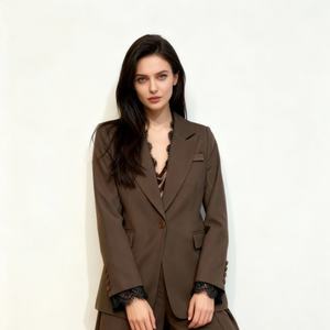 <span class=keywords><strong>Blazer</strong></span> Classico su Misura Leggermente Oversize che Mantiene la Definizione dell'Abbigliamento da Lavoro Senza Provocare l'Effetto <span class=keywords><strong>Aderente</strong></span> - Product Image 4