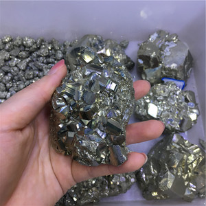 Cluster di Cristallo di <span class=keywords><strong>Pirite</strong></span> Naturale Intagliato, <span class=keywords><strong>Pietra</strong></span> Energetica per Decorazione Feng Shui, Prodotto Artigianale Tradizionale - Product Image 2