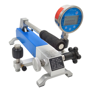 Pompe de test pneumatique manuelle portable pour comparaison de manomètres et calibration - Product Image 3