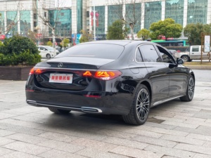 <span class=keywords><strong>Mercedes</strong></span>-Benz <span class=keywords><strong>Classe</strong></span> <span class=keywords><strong>E</strong></span> E300L Luxe Sportive Élégante 2.0T <span class=keywords><strong>Essence</strong></span> + Système <span class=keywords><strong>Hybride</strong></span> 48V Moteur Turbo Direction à Gauche - Product Image 4