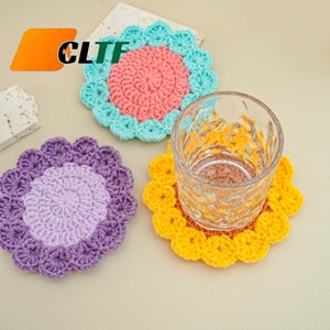 Posavasos de Ganchillo Hechos a Mano con Flores Tejidas, Posavasos para Macetas, Posavasos Decorativos Divertidos para Protección de Mesas, Decoración del Hogar - Product Image 2