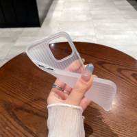 Étui de téléphone portable de haute qualité en TPU transparent mat ondulé antichoc de style Ins pour 17 16 15 Pro Max 14 13 12