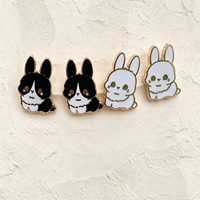 Épinglette personnalisée en émail dur plaqué or avec logo animal adorable, badge en métal pour revers avec impression sérigraphiée
