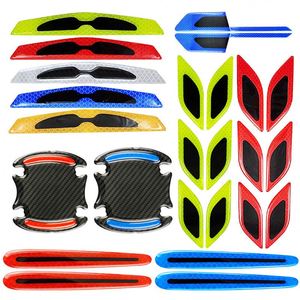 Nuevas pegatinas reflectantes de fibra de carbono para espejos retrovisores, pegatinas decorativas protectoras, tiras anticolisión para puertas de coche - Product Image 1