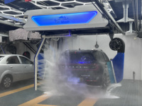 Le lavage de voiture à jet d'eau haute pression sans contact avec l'entretien de la voiture est plus propre et plus efficace