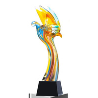 Trophée de cristal brillant en gros et récompense personnaliser la couleur noire du logo pour le trophée de cristal