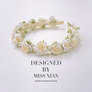 Diadema Mori Jasmine con lazo de perlas de camelia coreana súper elegante, diadema hecha a mano de alta calidad para mujer, ideal para bodas. - Product Image 1