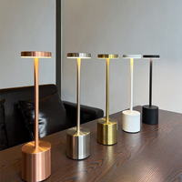 Lámpara de Mesa LED Inalámbrica Recargable con 3 Modos de Iluminación, Luz Regulable, Lámparas de Escritorio Portátiles de Hierro para Restaurantes Modernos