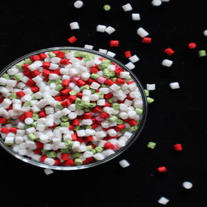 Masterbatch de CaCO3 à haute teneur pour les colliers de ferrule de <span class=keywords><strong>feutre</strong></span> pour <span class=keywords><strong>eye</strong></span>-<span class=keywords><strong>liner</strong></span> jetable - Assemblage économique et sécurisé - Product Image 2